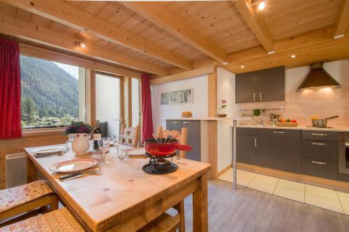 Résidence Grand Roc - Ancolies 218 - Happy Rentals Chamonix-Mont-Blanc france