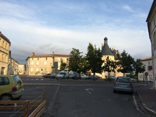 Appartements Résidence La Cigogne 3 rue du Docteur Laporte Jonzac