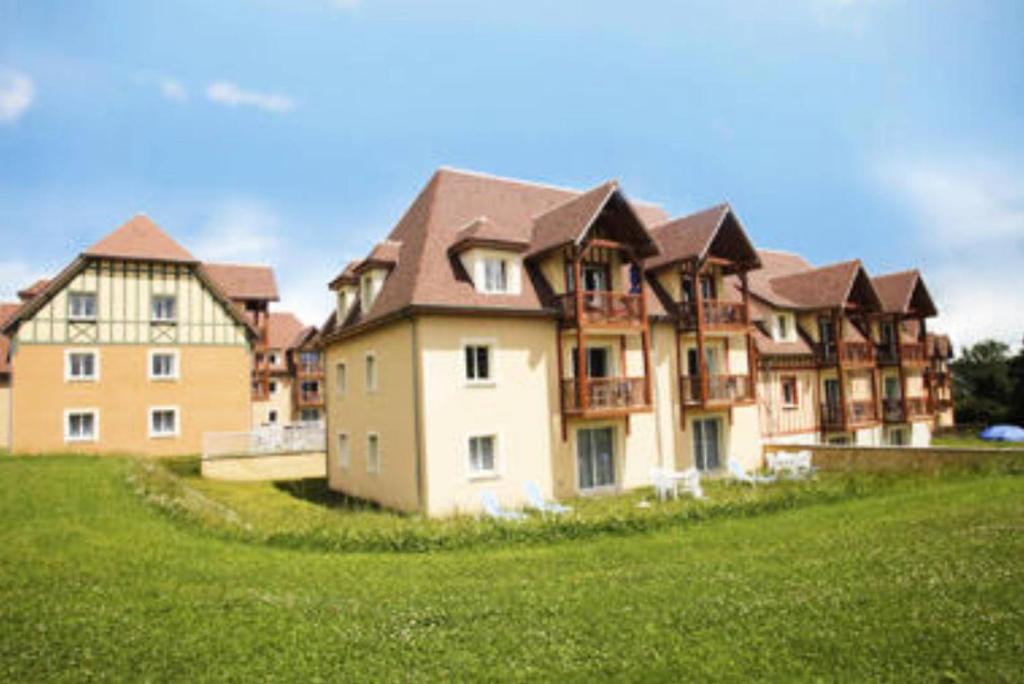 Appartements Résidence la Ferme de Deauville - maeva Home 15 Avenue de la Vallée, 14800 Deauville