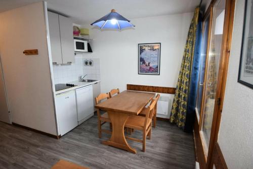 Appartement Résidence Le Cervin - 2 Pièces pour 5 Personnes 184 Res LE CERVIN Appartement 214, 1er étage ascenseur et escaliers Aime-La-Plagne