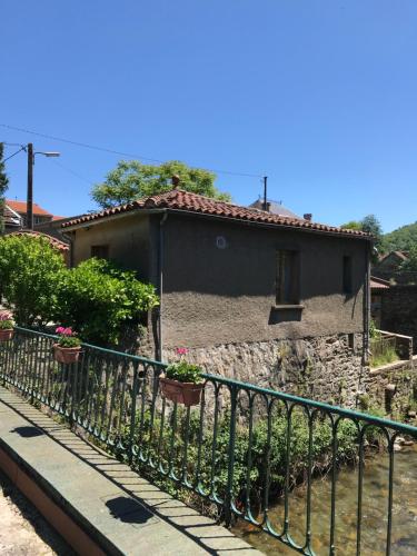 Residence Le petit paradis - La petite maison Labastide-Rouairoux france