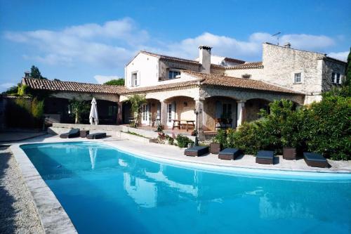 Residence Le Saint Victor Fontvieille france