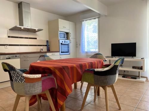 Appartement Résidence Les Dunes D'or - 3 Pièces pour 6 Personnes 054 2  Square de l'Hôtel de Ville Erquy