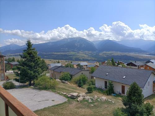 Résidence Les ISARDS Studio cabine rénové - vue Montagne Font-Romeu-Odeillo-Via france