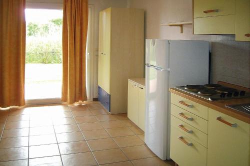 Appartement Résidence Marina Corsa, Ghisonaccia, Apt with balcony or small garden  Ghisonaccia