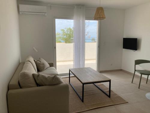 Appartement Residence Marina di Bravone - appartement 2 personnes Vue Mer 1er etage N113 Residence Marina di Bravone, Plage de Bravone, Bat G2 Lot 113 Linguizzetta