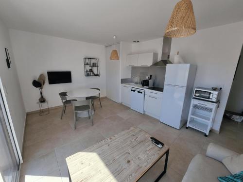 Residence Marina di Bravone - appartement 6 personnes (5 adultes max.) 2ème etage N159 Linguizzetta france