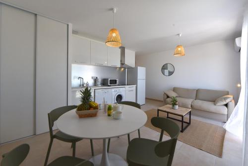 Appartement Résidence Marina di Bravone - appartement 8 personnes 1er étage N127-128 Residence Marina di Bravone, Plage de Bravone, Bat H1 Lot 127-128 Linguizzetta