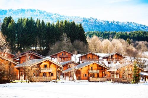 Village vacances Résidence Néméa Les Chalets du Bois de Champelle Lieu Dit Morillon