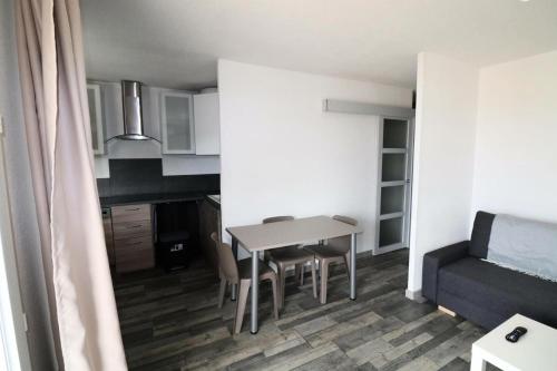 Appartement Résidence Sables D'or - 2 Pièces pour 4 Personnes 744 Av. Jean Jaurès Rés. Sables d'Or n°87, 2e étage + garage n°87 Le Grau-du-Roi