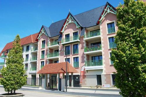 Appart'hôtel Résidence Services Seniors Domitys - Les Safrans 1 rue Jean Isabelle Dives-sur-Mer