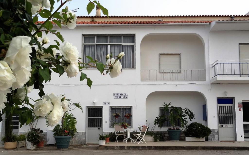 Maison d'hôtes Residencial Espadinha En 125, N763a, Cascalheira, Quarteira., 8125-018 Quarteira