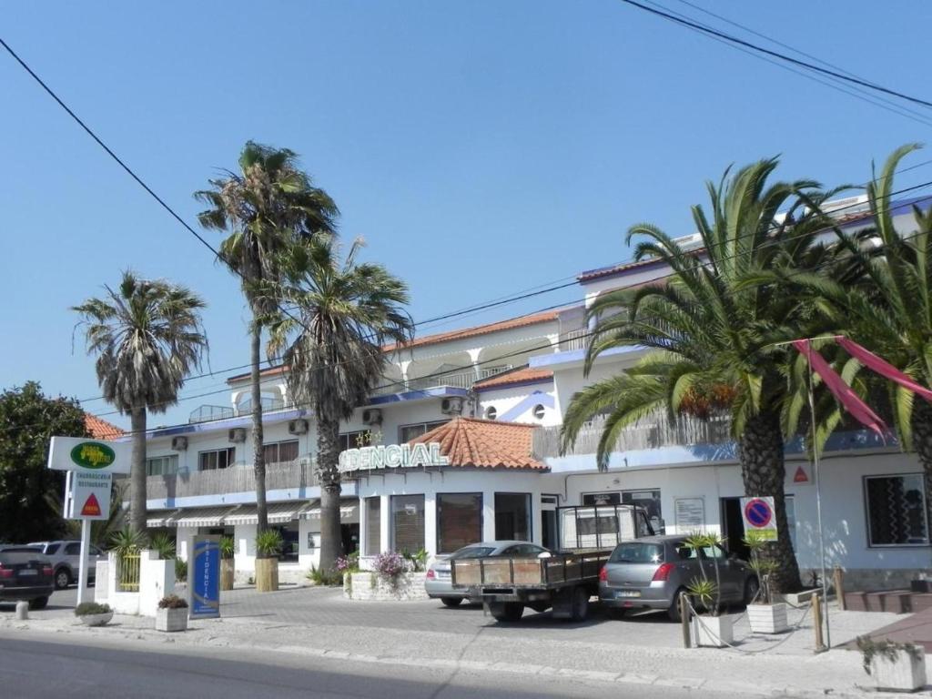 Hôtel Residencial Lareira do Pinheirinho Rua de Pedro Costa, 1233 - Charneca da Caparica Rua de Pedro Costa, 1233 - Charneca da Caparica, 2820-189 Almada