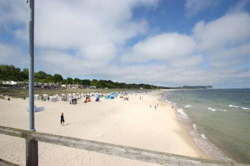 Residenz Strandeck FeWo 1, inklusive Sauna und Schwimmbadnutzung im AHOI Sellin Göhren allemagne