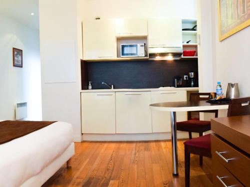 Appart'hôtel Residhotel Imperial Rennequin 34 Rue Rennequin Paris