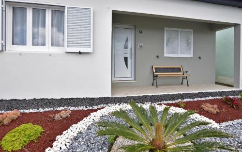 Resilience House Feteira Grande portugal