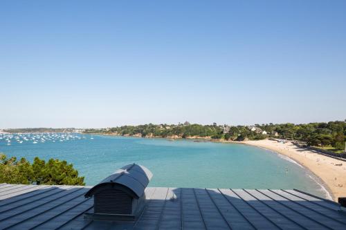 Hôtel Restaurant Hotel Didier Méril 1 place du Général de Gaulle Dinard