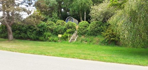 Tente de luxe Retraite rustique en bordure de forêt à la campagne 1 Lieu Dit Les Forges Le Heyou Belle-Isle-en-Terre