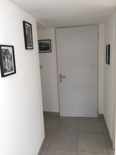 Appartement REZ DE JARDIN - 1 à 4 PERS - PROX CNPE BUGEY - VALLEE BLEU - VIA RHONA 12 Rue de Cornou Montalieu-Vercieu