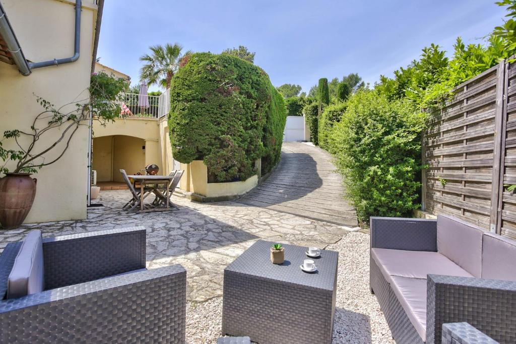 Appartement Rez de villa T2 au calme avec jardin de Poursel 92, 06550 La Roquette-sur-Siagne