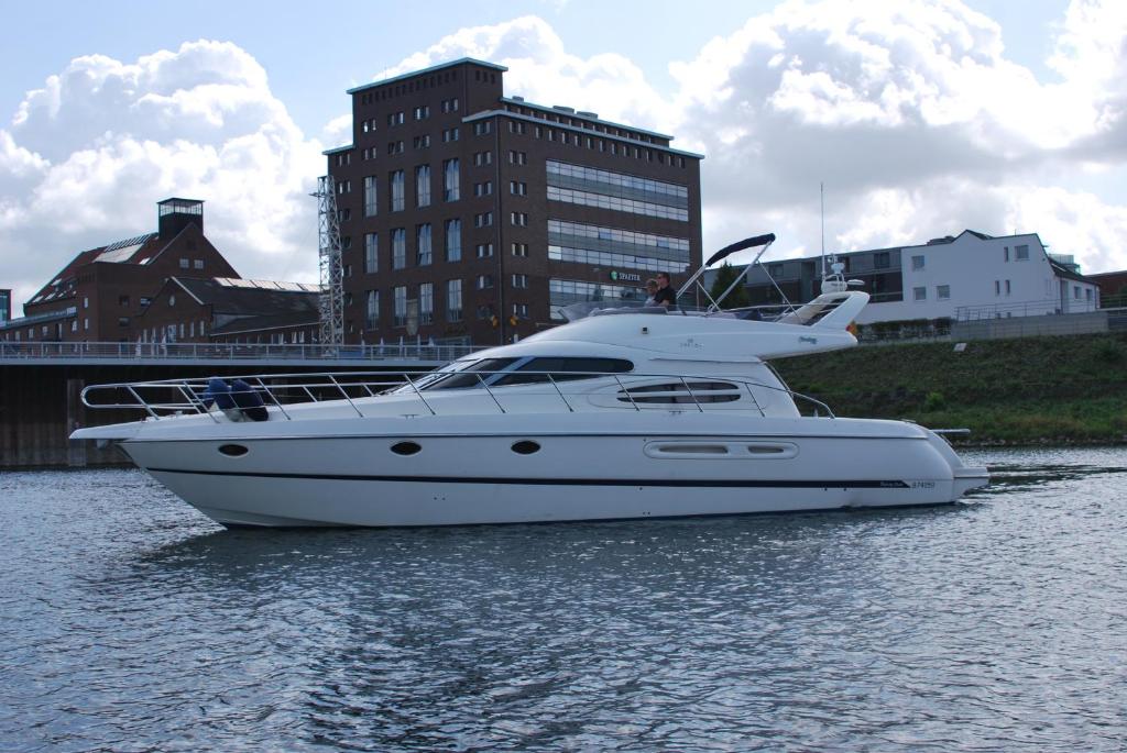 Bateau-hôtel Rhein Yacht Lexa 90 Schifferstraße Marina Duisburg im Innenhafen, 47059 Duisbourg