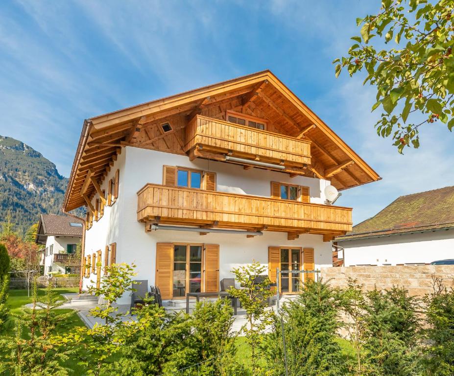 Appartements Rittersstuben 4 Mitterfeldstraße, 82467 Garmisch-Partenkirchen