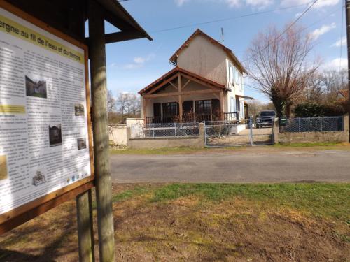 B&B / Chambre d'hôtes Riverside 89 Hameau la Vergne Moussac-sur-Vienne
