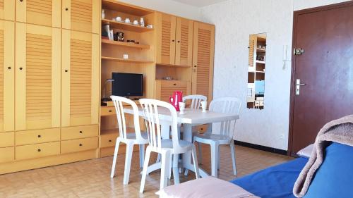 ROC 7 NARBONNE-PLAGE: Appartement studio cabine vue mer Narbonne-Plage france