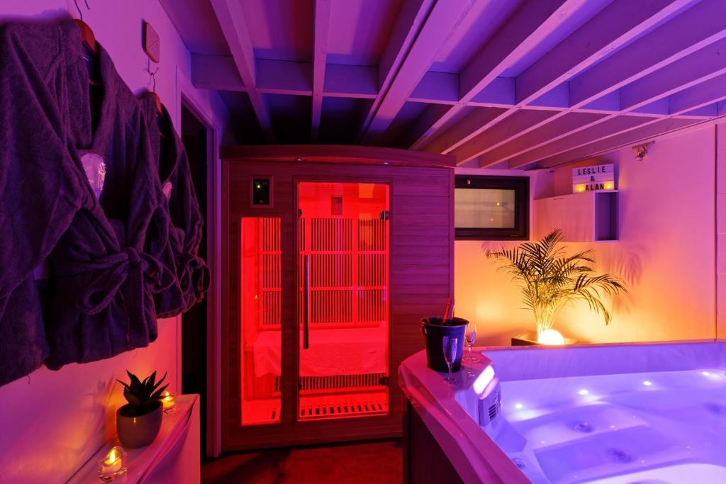 Appartement Romance Spa lofts haut de gamme avec sauna 22 rue Dauphine, 76600 Le Havre