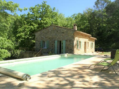 Romantic holiday home in Flayosc with private swimming pool and in the forest Draguignan france