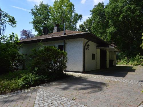 Maison de vacances Romantic Mansion in Strotzb sch by the Forest  Strotzbüsch