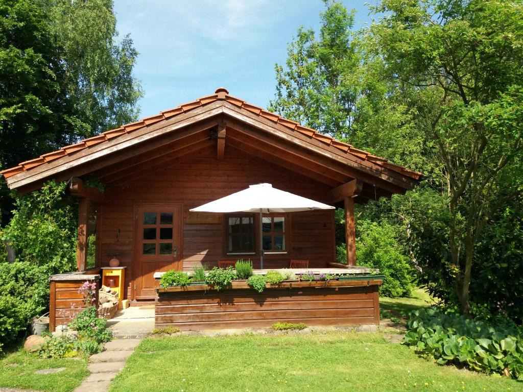 Maison de vacances Romantisches Blockhaus an der Märchenstraße, ab Mai mit Pool! 1 Klinkersweg, 34359 Reinhardshagen