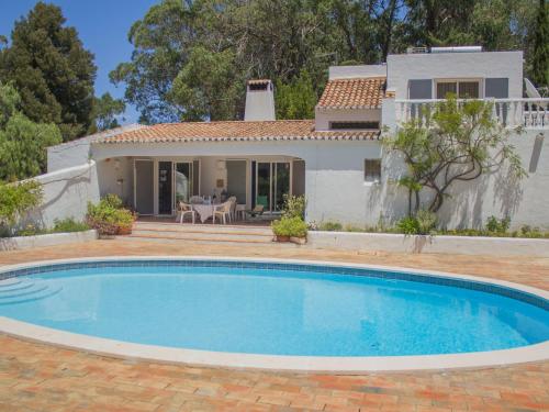 Roofed Villa in Albufeira with Private Swimming Pool Olhos de Água portugal