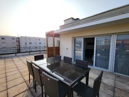 ROOFTOP 3 CHAMBRES, TERRASSE, GARAGE Vénissieux france