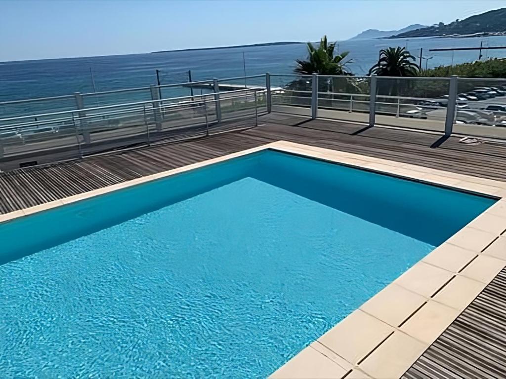 Appartement Rooftop pool, private garden, at the sand beach! 46 Rue Dulys, 06160 Antibes