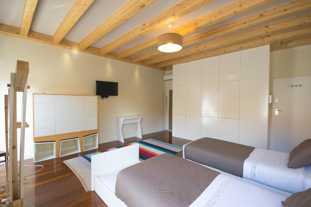 Maison d'hôtes Room in Apartment - Stay in the heart of Porto Rua das Taipas 44, 4050-452 Porto