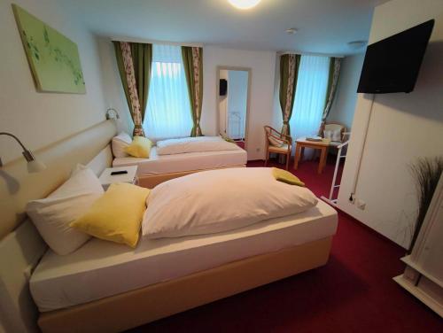 Room in BB - Pension Forelle - double room Forbach allemagne