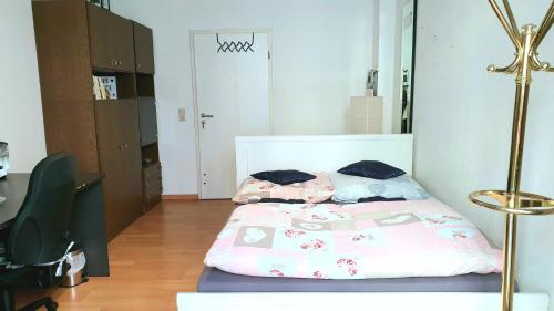 Room in City Center Halle with shared bathroom & kitchen - Free WiFi, Netflix, iPad & Ground floor Halle-sur-Saale allemagne