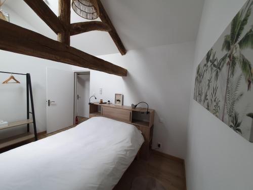 Room in Guest room - Les Chambres Des Vigealieres Bonnes france