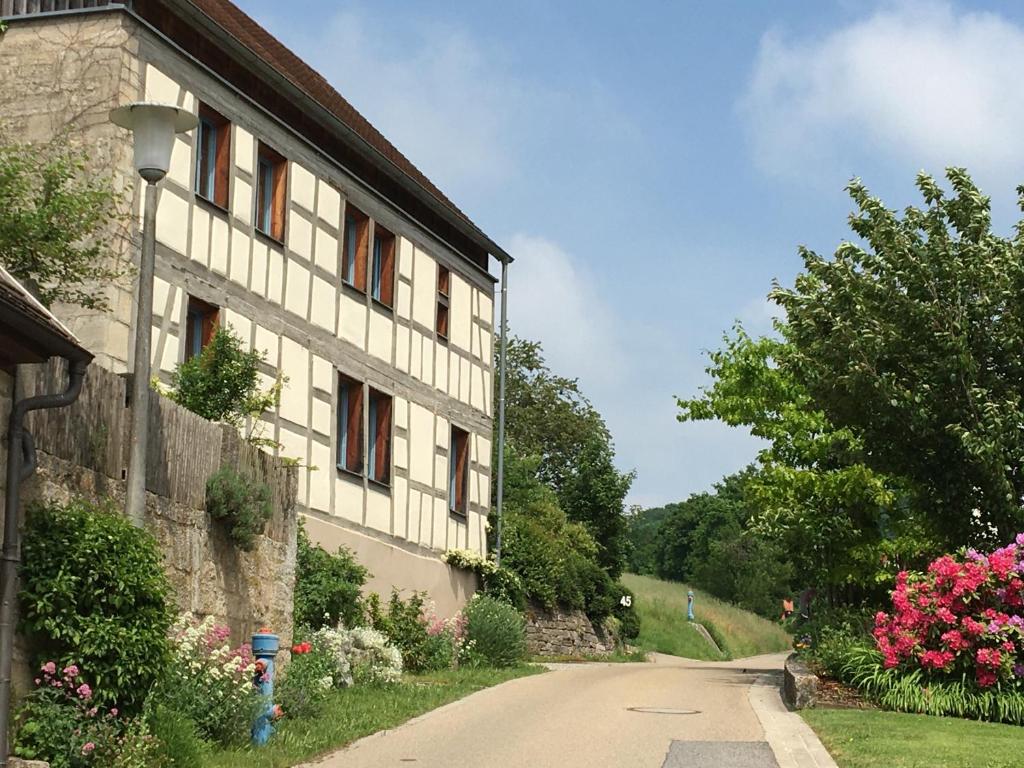 Appartement Rose Cottage im romantischen Taubertal 45 Tauberscheckenbach, 91587 Adelshofen