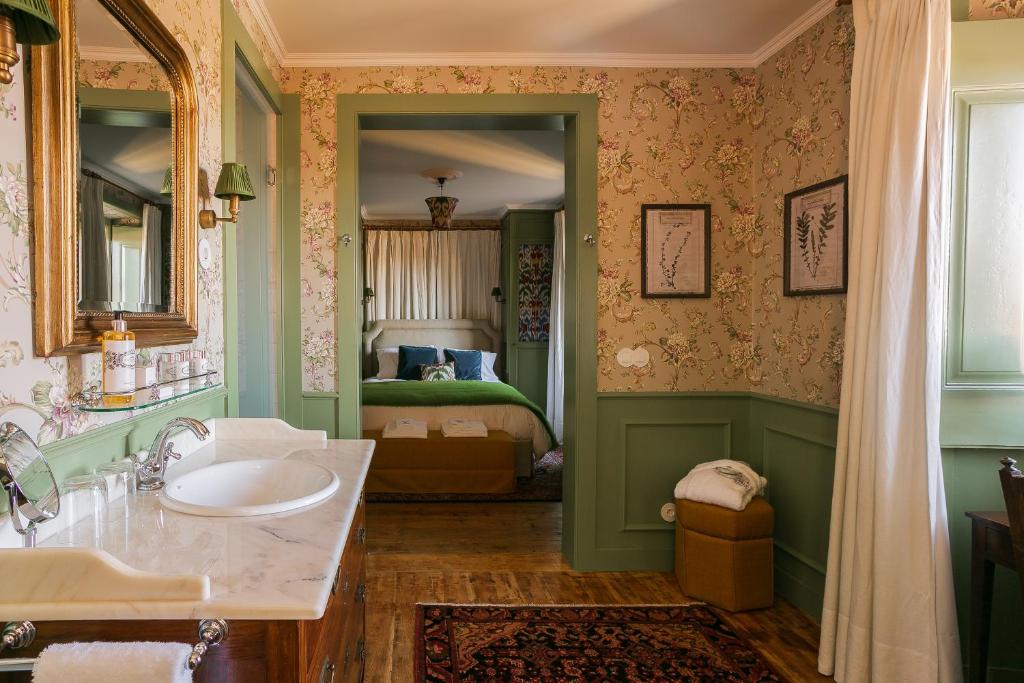 Hôtel Rosegarden House - by Unlock Hotels Largo do Adro da Igreja, 12, 2710-487 Sintra