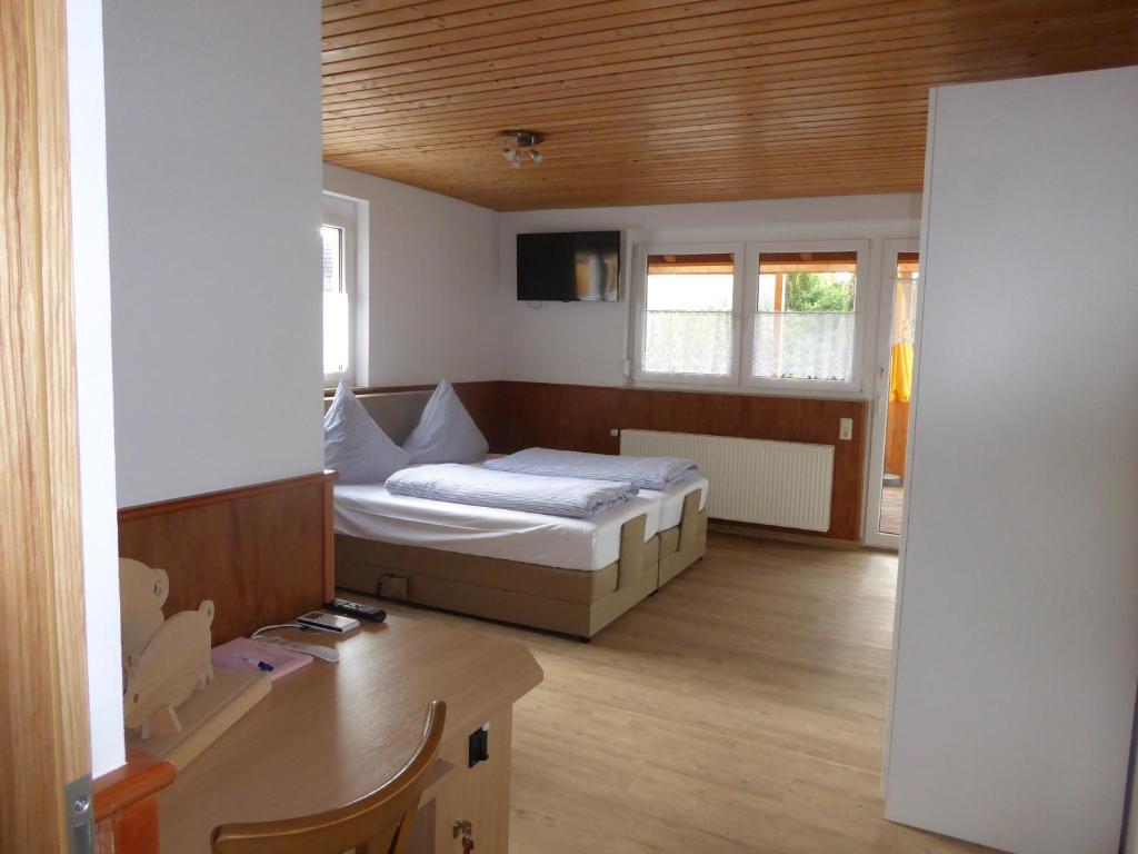 Appartements Roth Apartments beim Europa-Park Rust Rosenweg 4 Nähe Europa-Park, 79365 Rheinhausen
