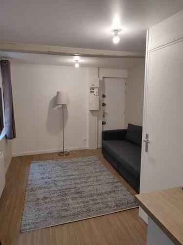 Appartement ROUEN Studio rdc cosy Sweet Home wifi 66 Rue Orbe Rouen