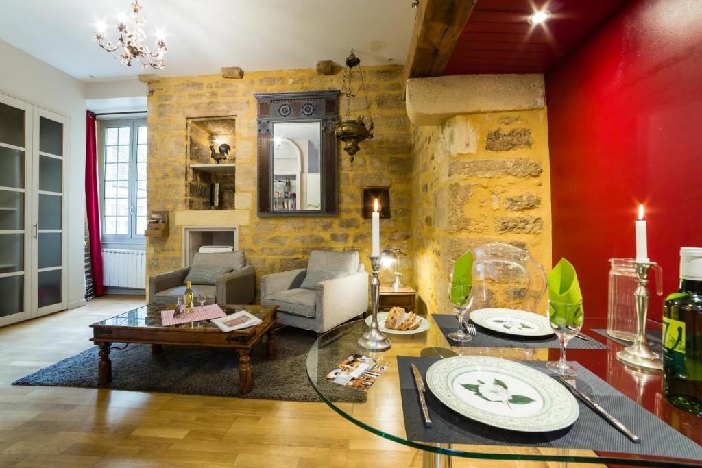 Appartement Rouge Passion 2, rue de la Boetie, 24200 Sarlat-la-Canéda