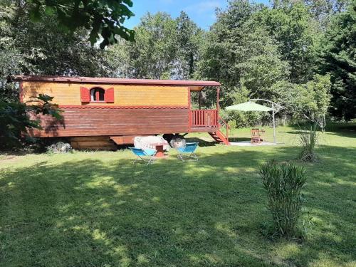 Camping Roulotte de charme 125 la garenne Saint-Vivien-de-Blaye