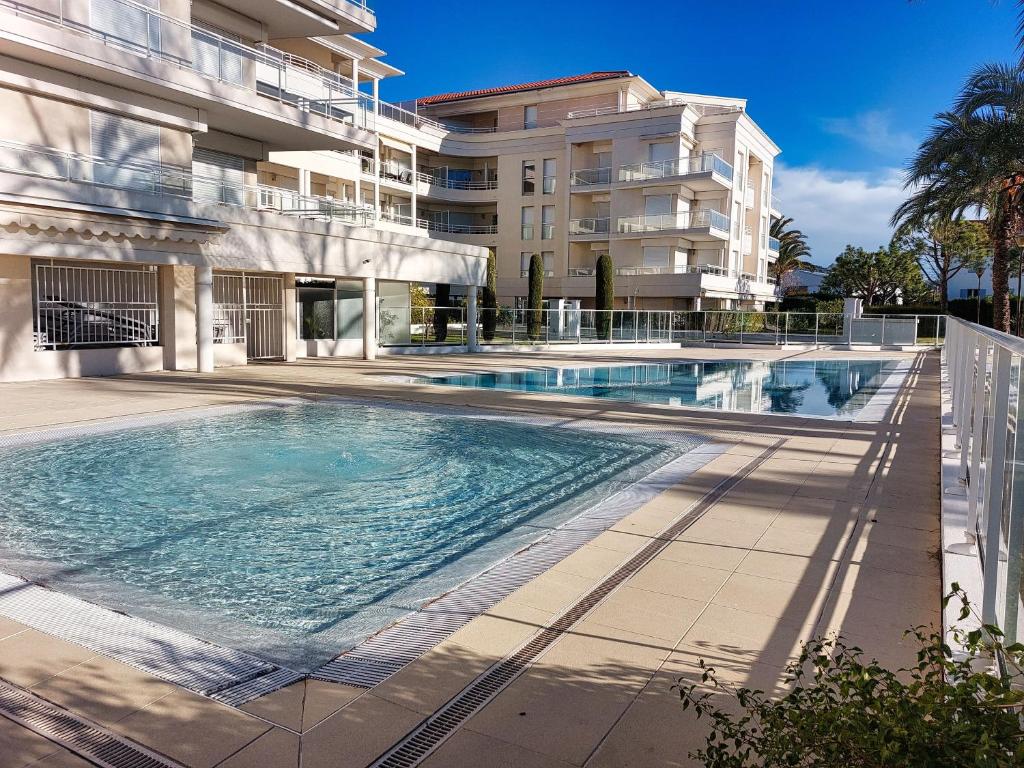 Appartement Royal Palm SEA VIEW apartment 26 Boulevard du Midi Louise Moreau, 06150 Cannes
