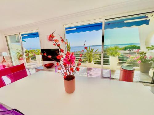 Appartement Royal Pink - Appartement design - Vue de rêve 110 Avenue Maréchal Juin Cannes