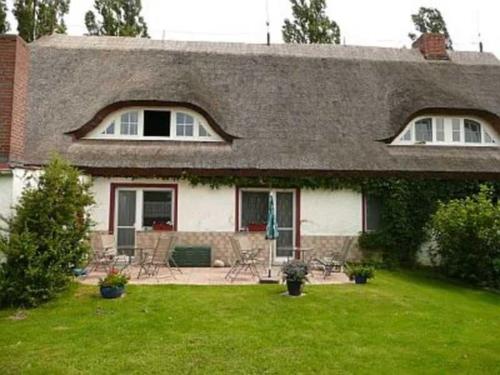 Appartements Ruegen_Fewo 72 Ferienwohnungen im Reetgedeckten Haus Gurtitz