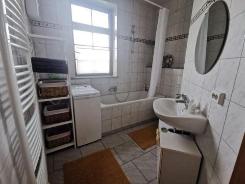 Appartement Ruhige Ferienwohnung im Gutshaus 11A Unterdorf Niederorschel