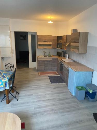 Appartement Ruhiges ein Zimmer Wohnung 57 Hauptstraße Idar-Oberstein